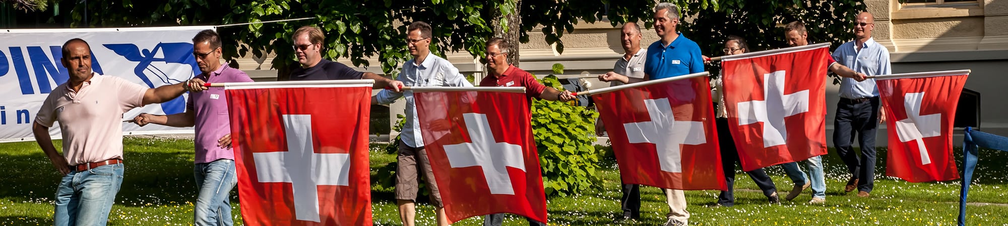 Flag throwing – Tradition and flair